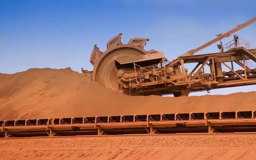 铁矿石大跌30%，以铁矿石为生的澳大利亚会喊疼吗？