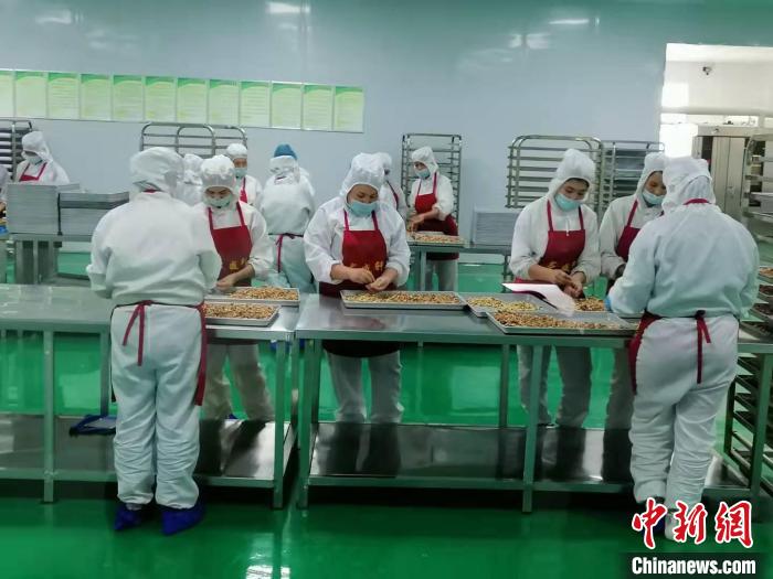 新疆月饼受欢迎 “团圆”和新疆内外的美食缺一不可