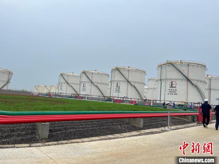 中国石化鄂西最大成品油库投产