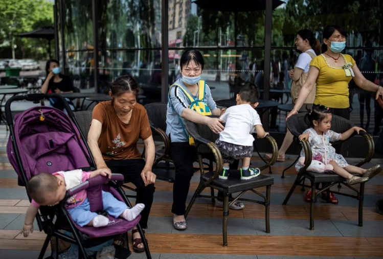 多地“发钱”鼓励三孩：黑龙江小城政策上线1月，11个家庭符合条件