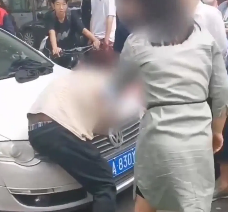 外籍男子骚扰女性被拘7日限期出境，媒体：在中国不存在“外宾礼遇”
