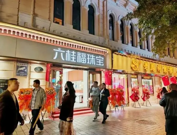 金店为什么都盯上了县城?