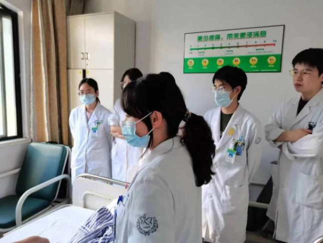 女孩以为手上长冻疮却确诊红斑狼疮