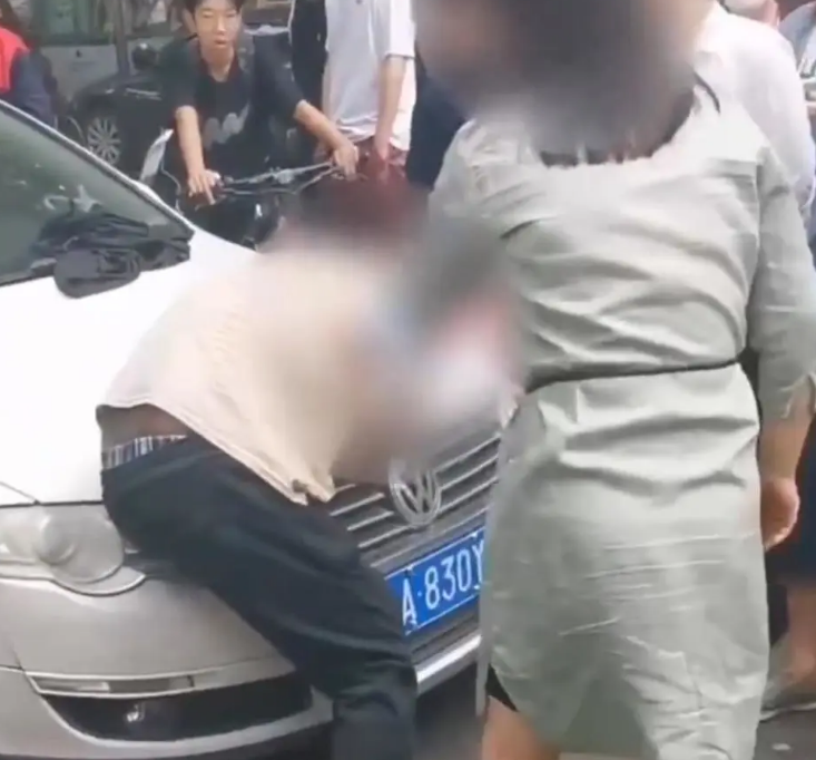 外籍男子骚扰女性被拘7日限期出境，媒体：