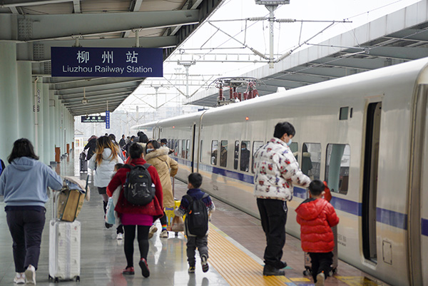 广西铁路春节假期发送旅客139.2万人次