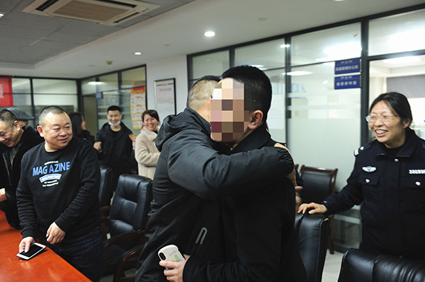 重庆男子刚满月被父母送养，31年后想认亲