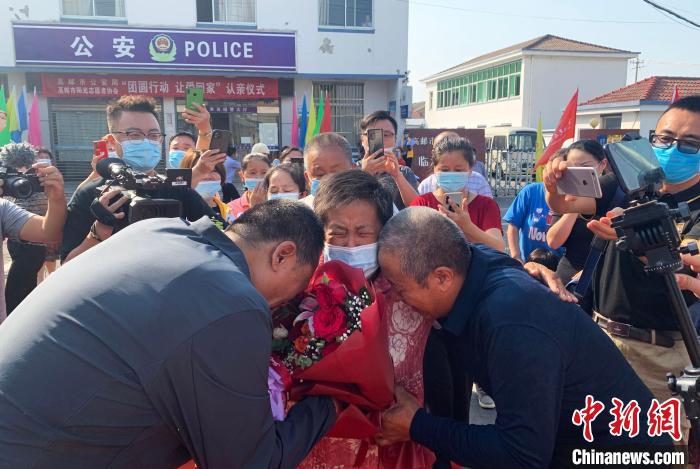失散61年，江苏警方“团圆行动”助兄弟姐