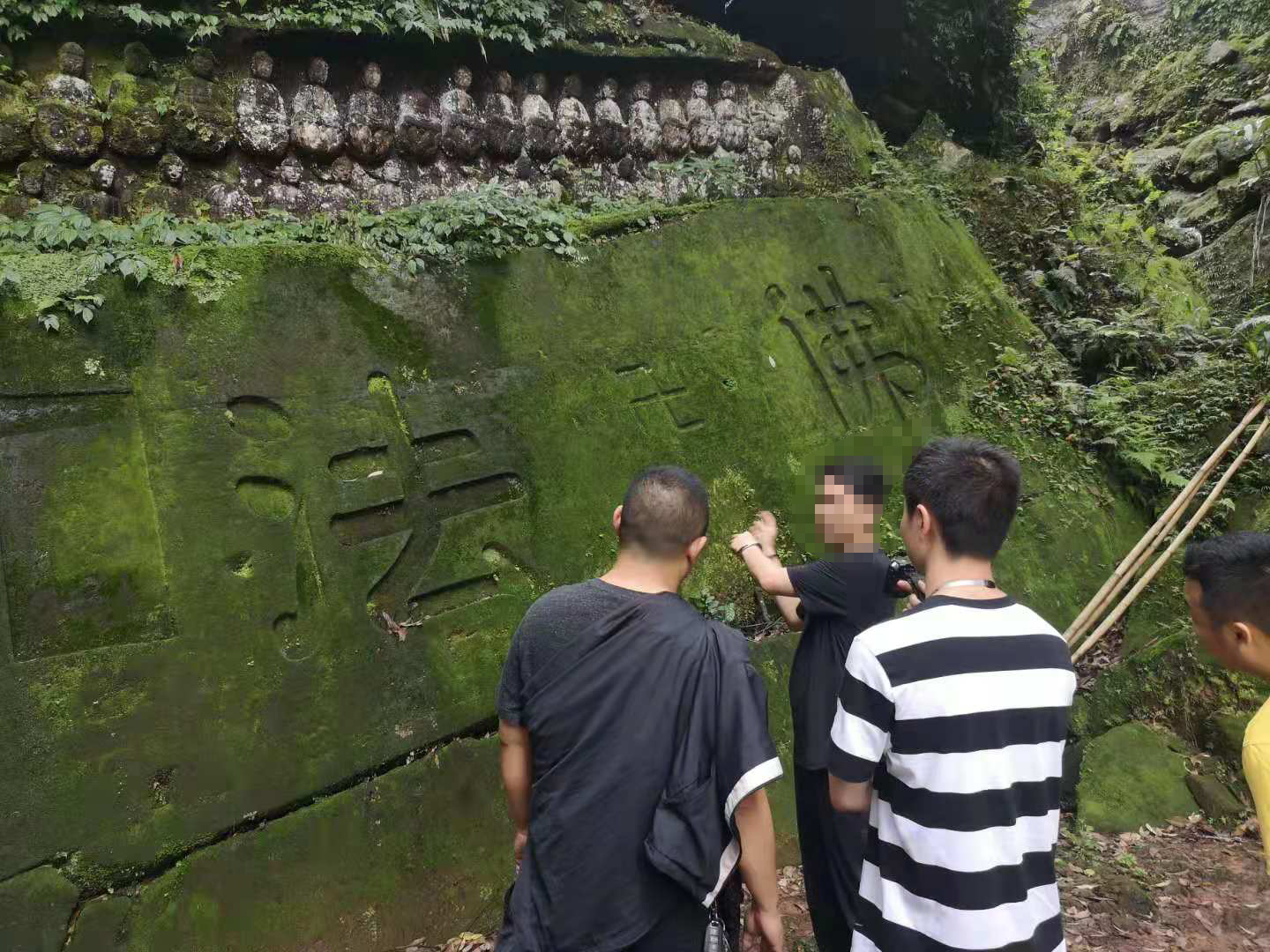 乐山公安历时4年追回10尊被盗佛头，打掉