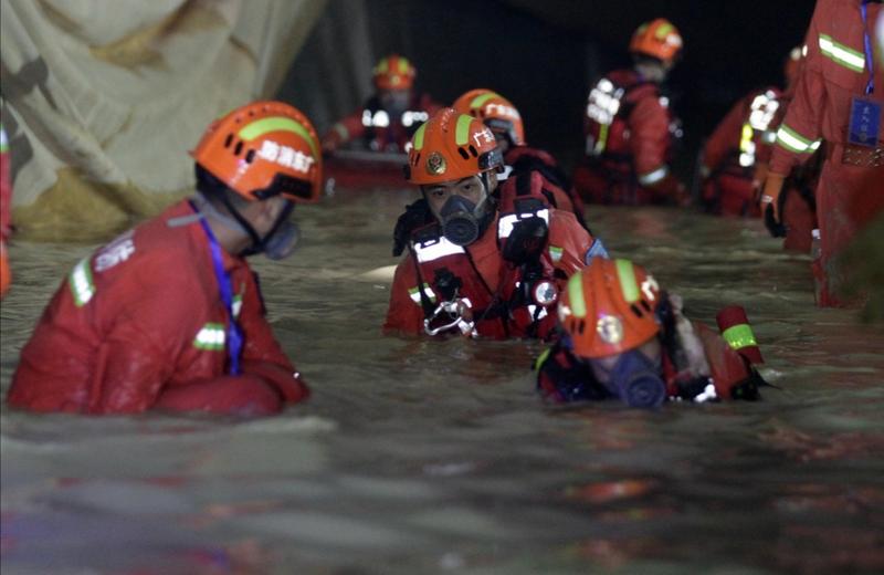 珠海隧道透水事故：越接近受困点，水下越浑