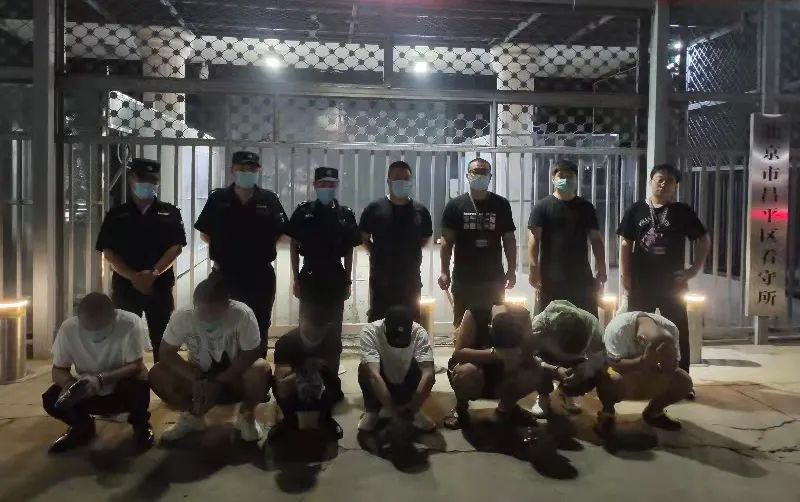 公司庆祝大会多人打架？警方：赚流量摆拍，