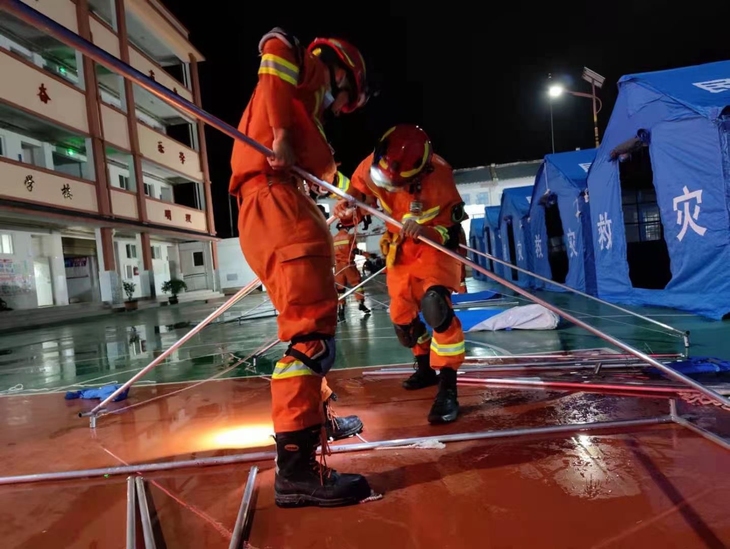 云南双柏地震:消防未接到人员伤亡和房屋损