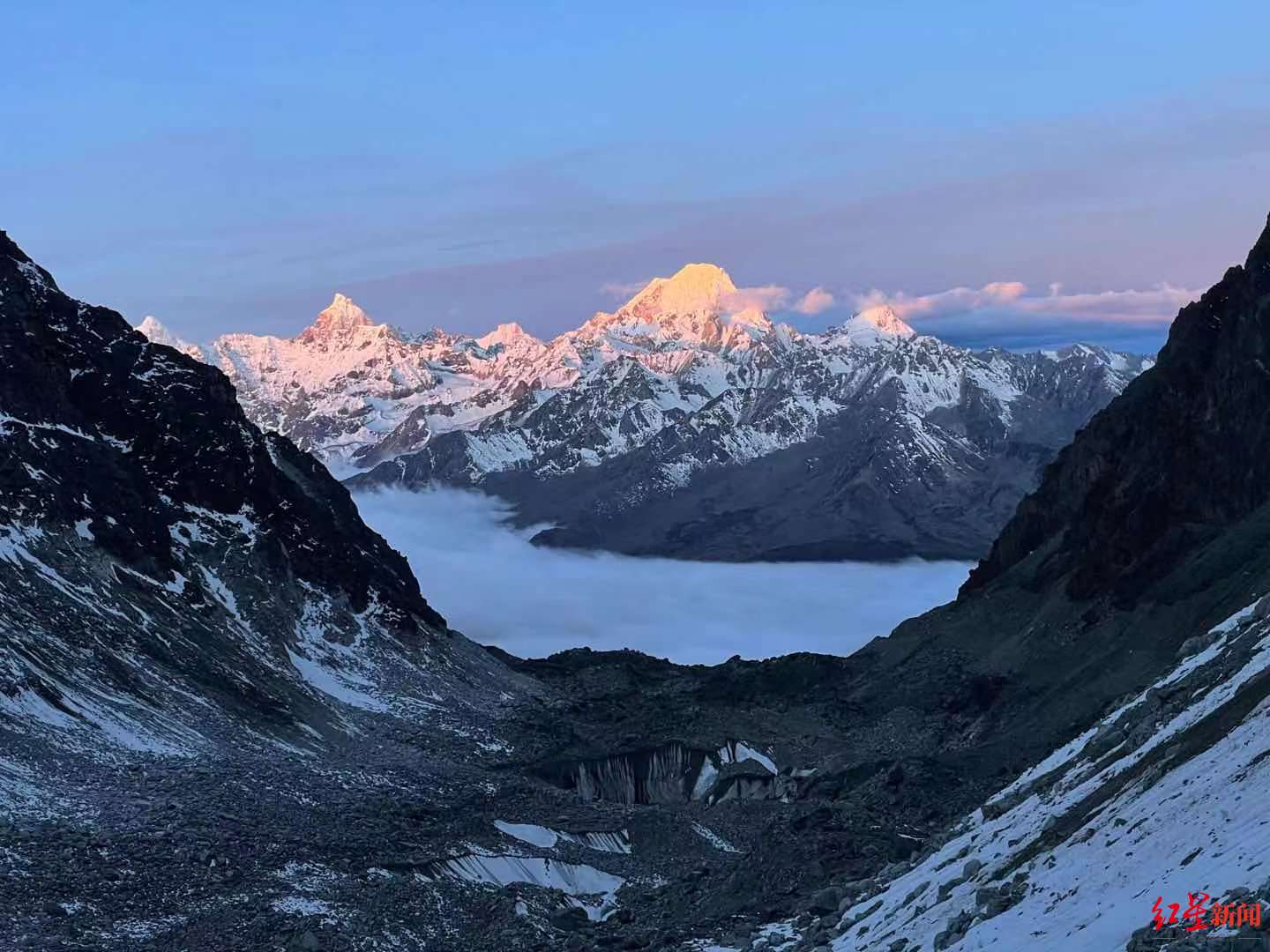 山东男子登山失救详情:雪崩区脚印消失 衣