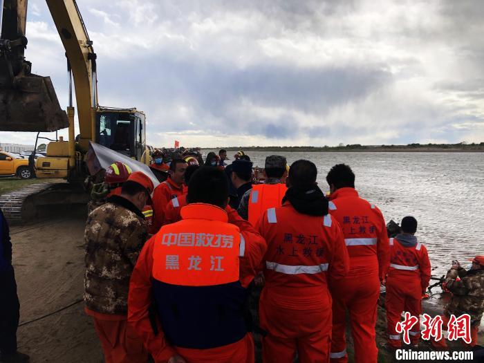 黑龙江省扶余县沉船事故:船已打捞上岸 至