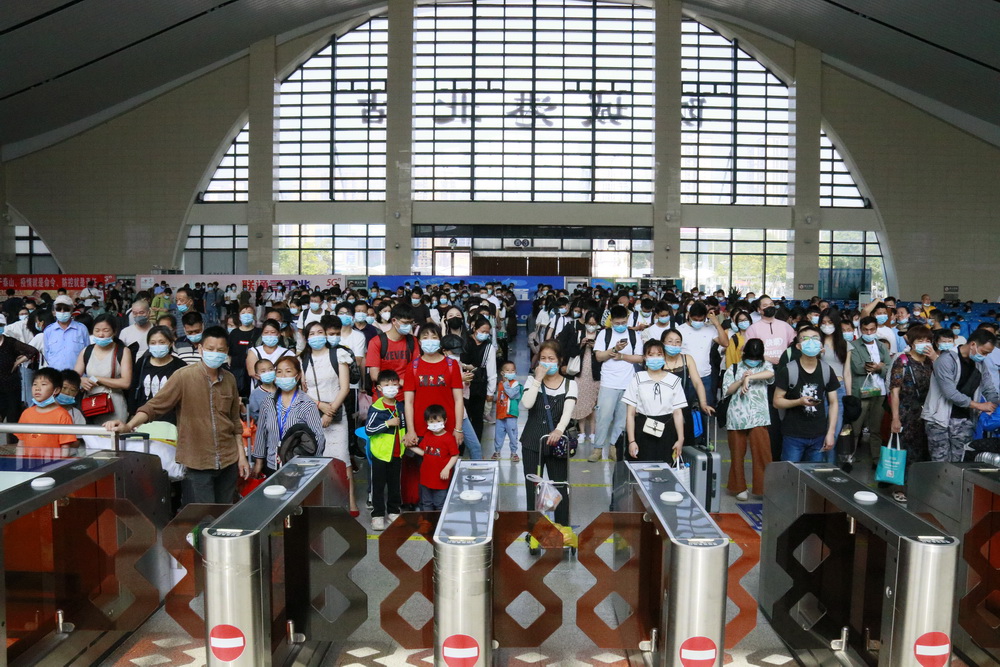 南宁铁路5月3日预计发送旅客40万人，柳
