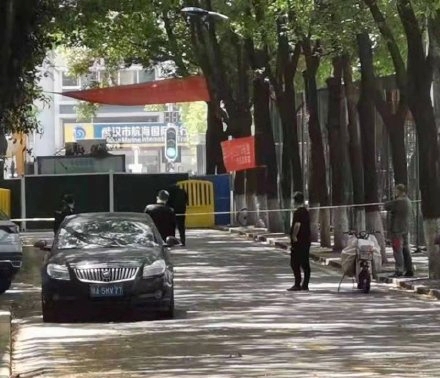 中南财经政法大学首义校区挖出两枚疑似爆炸