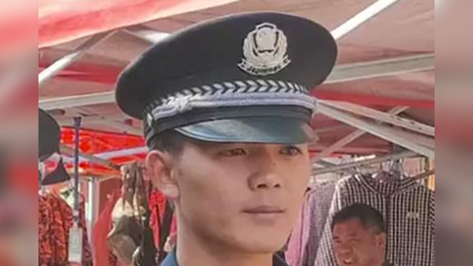 云南22岁的辅警被大卡车拖了1600多米