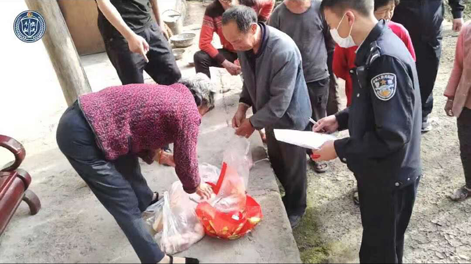 辅警抓到小偷 找回被偷的五花肉但丢失了婚