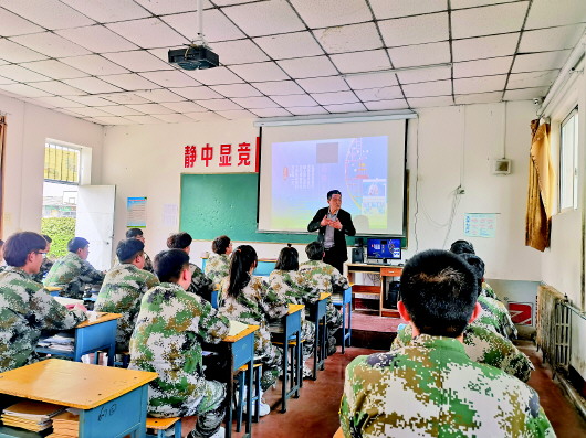 北大保安第一人27年后怎样了？学成回乡从