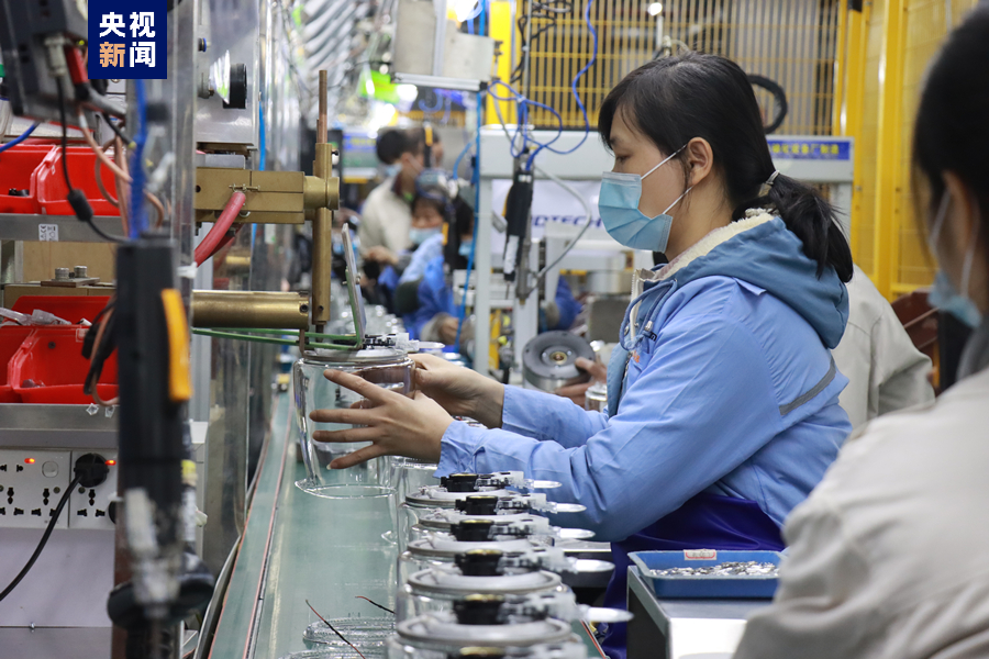 广东：稳住就业“压舱石” 助“粤字号”经