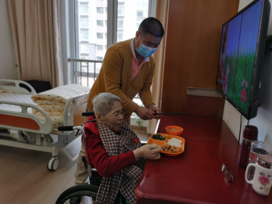 北京取消失能老人护理补贴消费限制，业界看