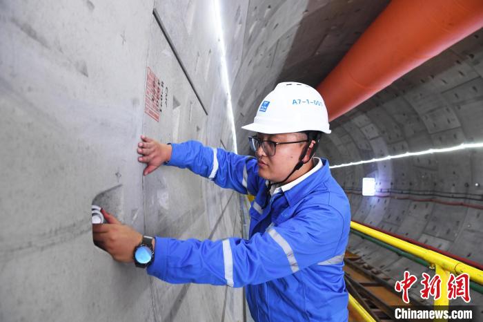 重庆建首个“四无”质量样板间 打造“轨道