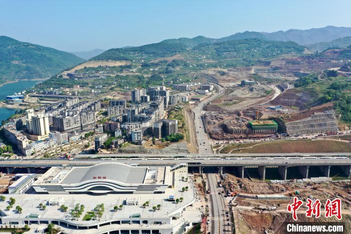 郑州至重庆万州北至巫山高铁已进入运营测试