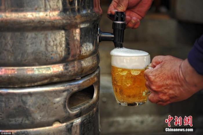 餐饮企业嗜酒如命 你喝得越多 你就越有钱