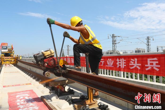 安九高铁正线铺轨贯穿年底 具备开通运营条