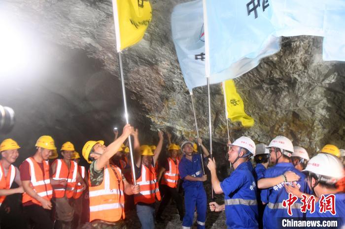 贵南高铁全线首条超大型隧道今年四季度顺利