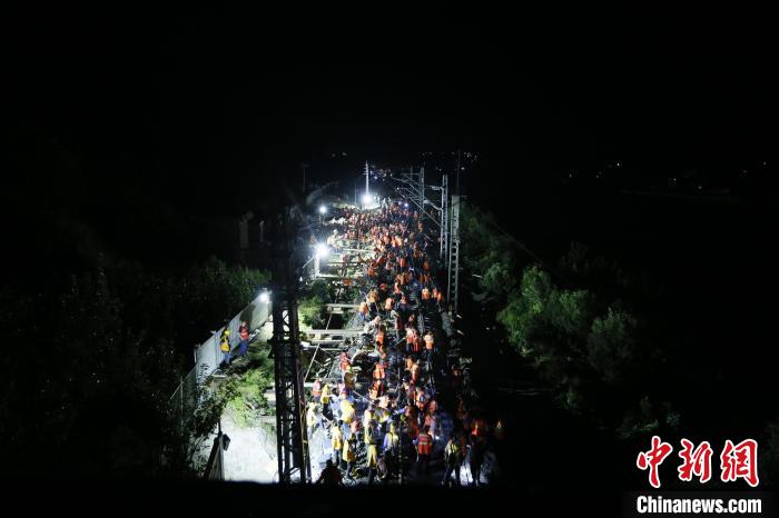 成昆铁路复线冕宁站改造完成成昆铁路新旧互