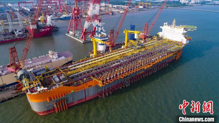世界大吨位新型海上浮式生产储卸油船从南通
