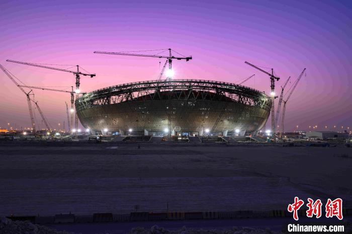 中联重科塔式起重机帮助登顶2022年世界