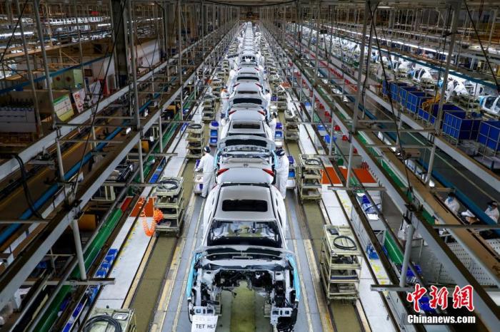 商务部:1、2月份汽车产销量等主要指标超